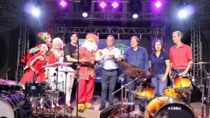 UM ENCANTO DE NATAL> abertura lota a Praça Erico Verissimo na noite da quinta