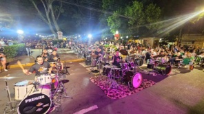 UM ENCANTO DE NATAL> abertura lota a Praça Erico Verissimo na noite da quinta