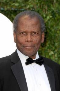 Sidney Poitier, ator do filme Ao Mestre com carinho, morre aos 94 anos