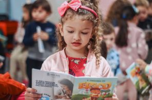 Turminha do Erico leva história e alegria às escolas de Cruz Alta