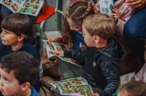 Turminha do Erico leva história e alegria às escolas de Cruz Alta
