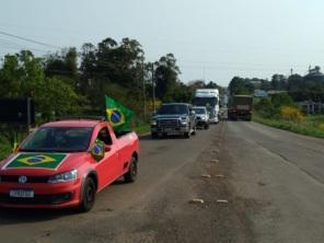 Carreata e manifestações em prol do Governo Bolsonaro em Cruz alta