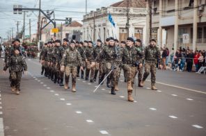 Desfile de 7 de Setembro reúne 5 mil pessoas em Cruz Alta