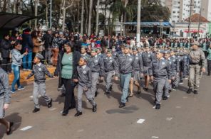 Desfile de 7 de Setembro reúne 5 mil pessoas em Cruz Alta