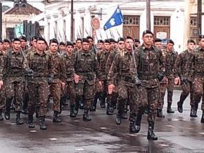 Exército desfilou em Cruz Alta neste 7 de setembro