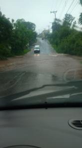 Ruas alagadas e aulas canceladas em uma escola de Cruz Alta após a chuva