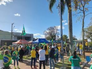 Segunda feira começa com manifestações populares em Cruz Alta 