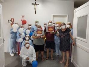 Quatro pacientes recuperados da Covid-19 recebem alta hospitalar no HSVP