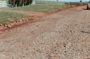 INTERIOR DE CRUZ ALTA> Prefeitura aproveita o tempo seco e recupera estradass