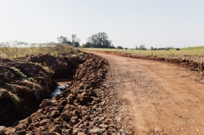 INTERIOR DE CRUZ ALTA> Prefeitura aproveita o tempo seco e recupera estradass