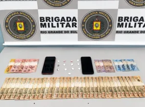 Dois homens são presos por tráfico de drogas na ERS-342