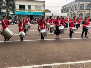 PEJUÇARA> Desfile de 7 de Setembro reúne grande público 