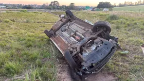 ERS-342> Motorista perde controle e HB20 capota no acesso a Cruz Alta