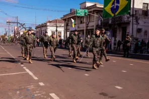 Milhares de pessoas acompanham Desfile de 7 de Setembro em Cruz Alta