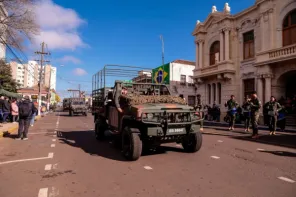 Milhares de pessoas acompanham Desfile de 7 de Setembro em Cruz Alta