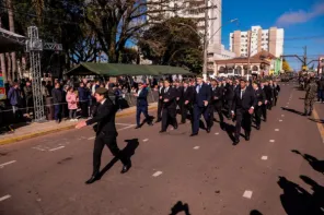 Milhares de pessoas acompanham Desfile de 7 de Setembro em Cruz Alta