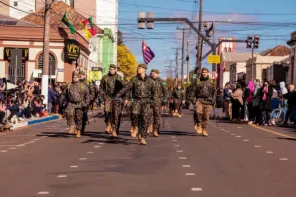 Milhares de pessoas acompanham Desfile de 7 de Setembro em Cruz Alta