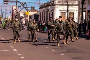 Milhares de pessoas acompanham Desfile de 7 de Setembro em Cruz Alta