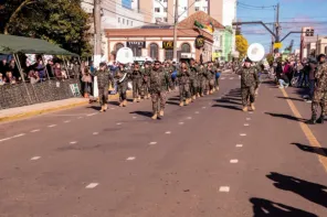Milhares de pessoas acompanham Desfile de 7 de Setembro em Cruz Alta
