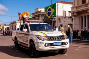 Milhares de pessoas acompanham Desfile de 7 de Setembro em Cruz Alta