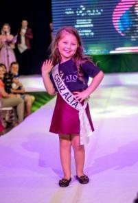 Cruzaltense de 4 anos conquista o título Miss Gold RS