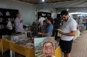 26ª FEIRA DO LIVRO: Hoje segundo dia de feira e abertura oficial às 17h