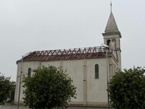 ANTES DO CICLONE>Forte Vendaval causa estragos no interior de Flores da Cunha