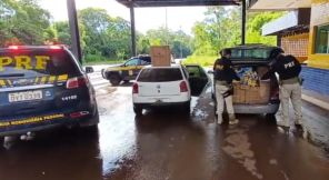 PRF prende dois contrabandistas e apreende veículos com cigarros em Ijuí