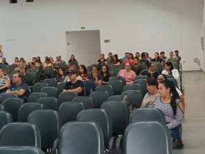 Auxiliares de Ensino participam de formação de capacitação