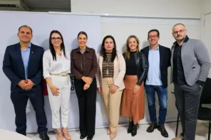 MISSÃO NA CAPITAL> Prefeita Dr. Paula busca novos investimentos para a saúde 