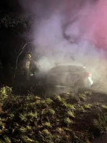 BR-158>Condutor sofre escoriações leves após capotamento e incêndio de veículo
