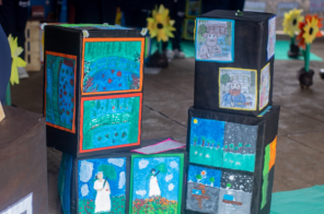 Escola 18 de Agosto promove exposição de arte com releituras e quadro vivo