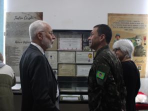 EASA inaugura busto em homenagem a seu Patrono Tadeu Cerski