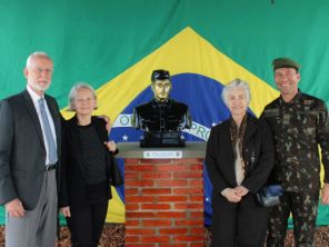 EASA inaugura busto em homenagem a seu Patrono Tadeu Cerski