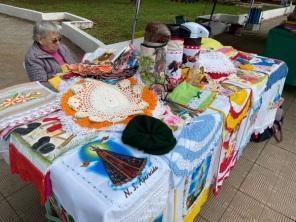 Feira de Artesanato está acontecendo na Praça General Firmino em Cruz Alta
