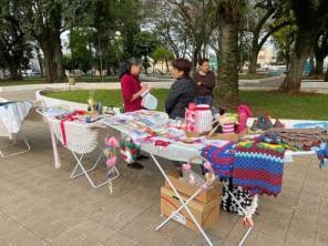 Feira de Artesanato está acontecendo na Praça General Firmino em Cruz Alta