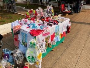 Feira de Artesanato está acontecendo na Praça General Firmino em Cruz Alta