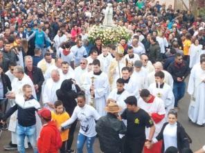 Milhares de pessoas participaram da 71ª Romária de Fátima em Cruz Alta 