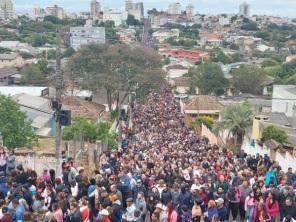 Milhares de pessoas participaram da 71ª Romária de Fátima em Cruz Alta 