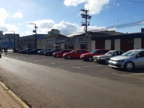 Grupo de Carros Rebaixados realiza Campanha Criança na Escola. 