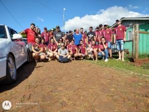 Grupo de Carros Rebaixados realiza Campanha Criança na Escola. 