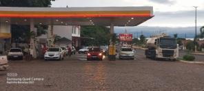 Filas e muito movimento nos Postos de Cruz Alta após notícia do aumento 