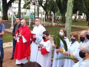 Cristãos celebram o Domingo de Ramos em Cruz Alta