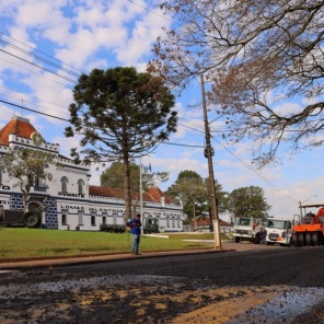 RECAPEAMENTO ASFÁLTICO> Obras começaram na Padre Pacheco em Cruz Alta