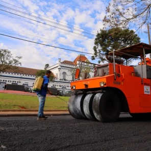 RECAPEAMENTO ASFÁLTICO> Obras começaram na Padre Pacheco em Cruz Alta