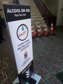 Prefeitura Municipal disponibiliza totens de álcool em gel em locais públicos