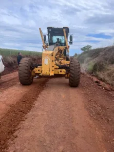 Secretaria de Obras intensifica recuperação das estradas do interior 
