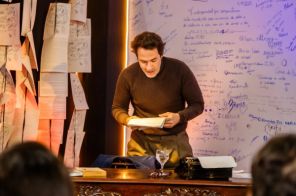 FEIRA DO LIVRO> Ator da Globo e Netflix, Rafa Sieg, realizou espetáculo sábado