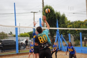 ACONTECEU> O 2° Torneio de Vôlei de Areia Julieli Mendes Marangon 