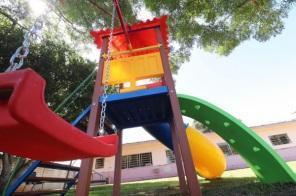Prefeitura de Cruz Alta adquire 43 parques infantis para as escolas municipais